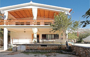  Amazing home in Starigrad with 6 Bedrooms  Стариград